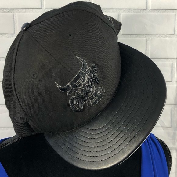 SOLD! NEW ERA Chicago Bulls Snapback Hat - Picture 3 of 8